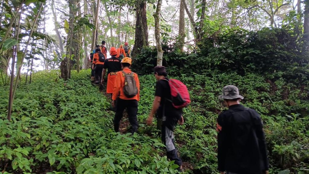 Kakek yang Hilang di Gunung Salak Ditemukan Meninggal